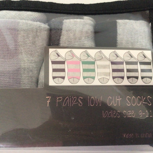 FIRT LOVE PACK OF 7 PAIRS OF LOW CUT SOCKS NWT - Picture 7 of 11